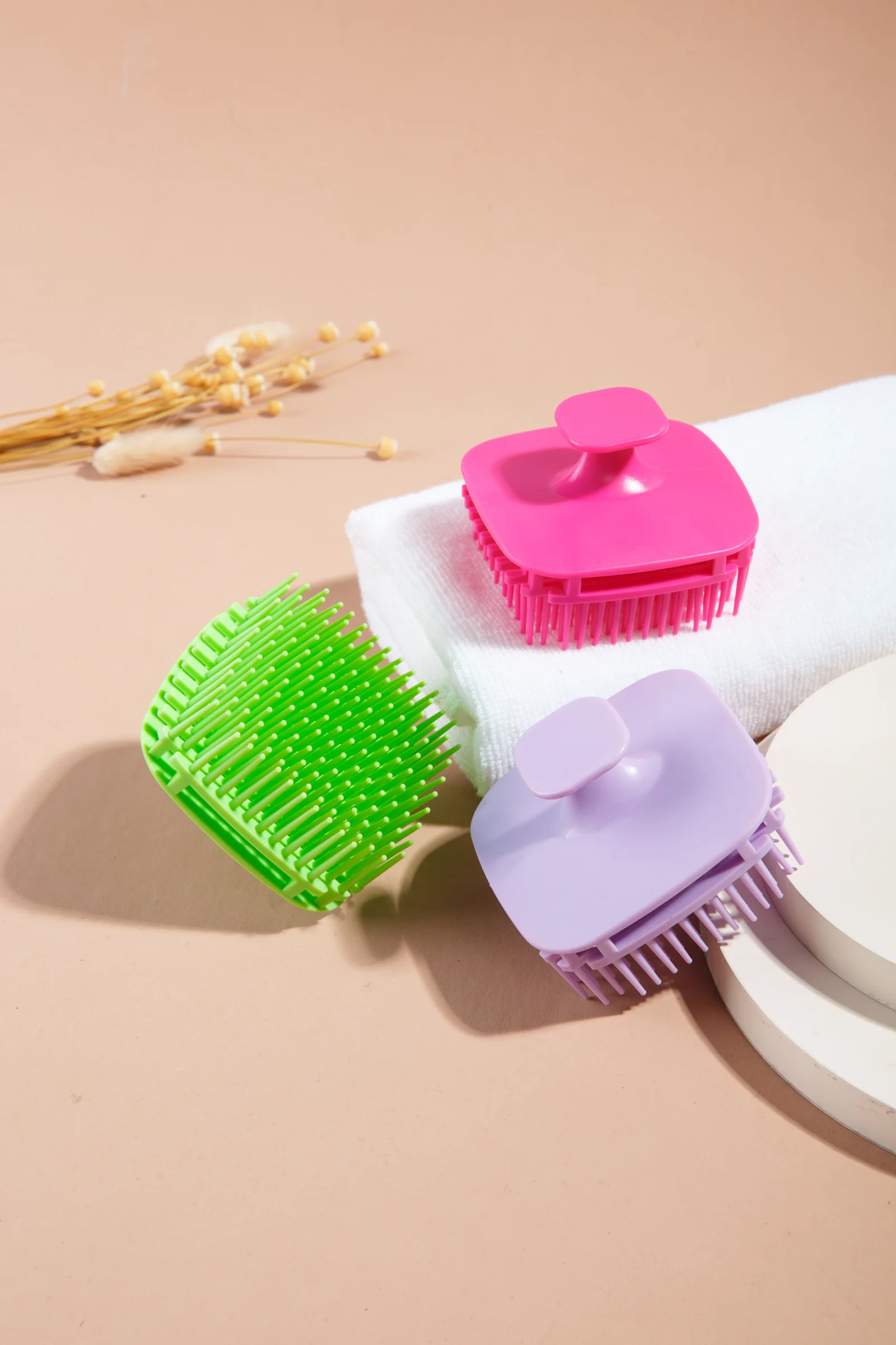 Scalp & Shampoo Brushes / X090