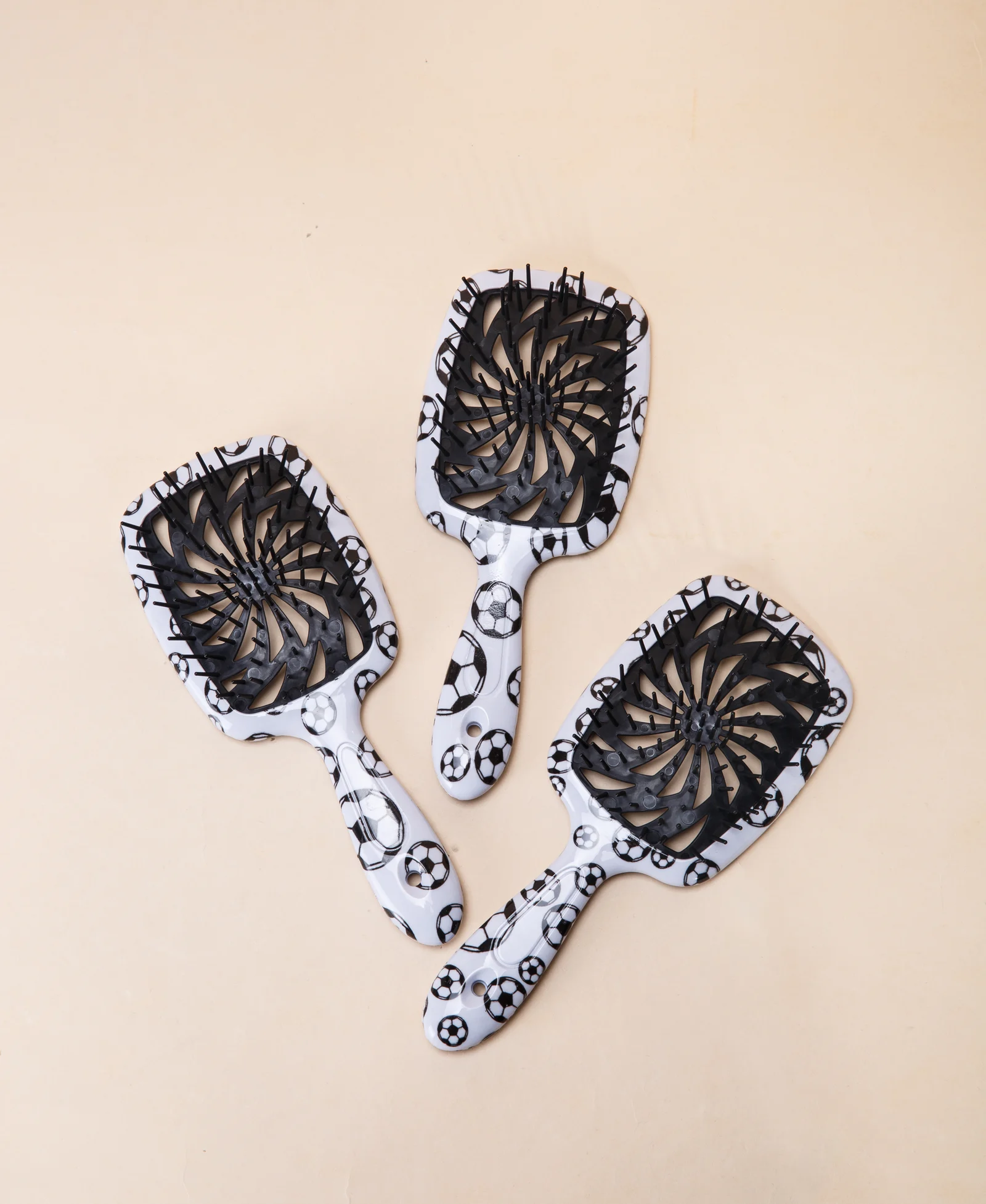Hair Brushes / WS118.F